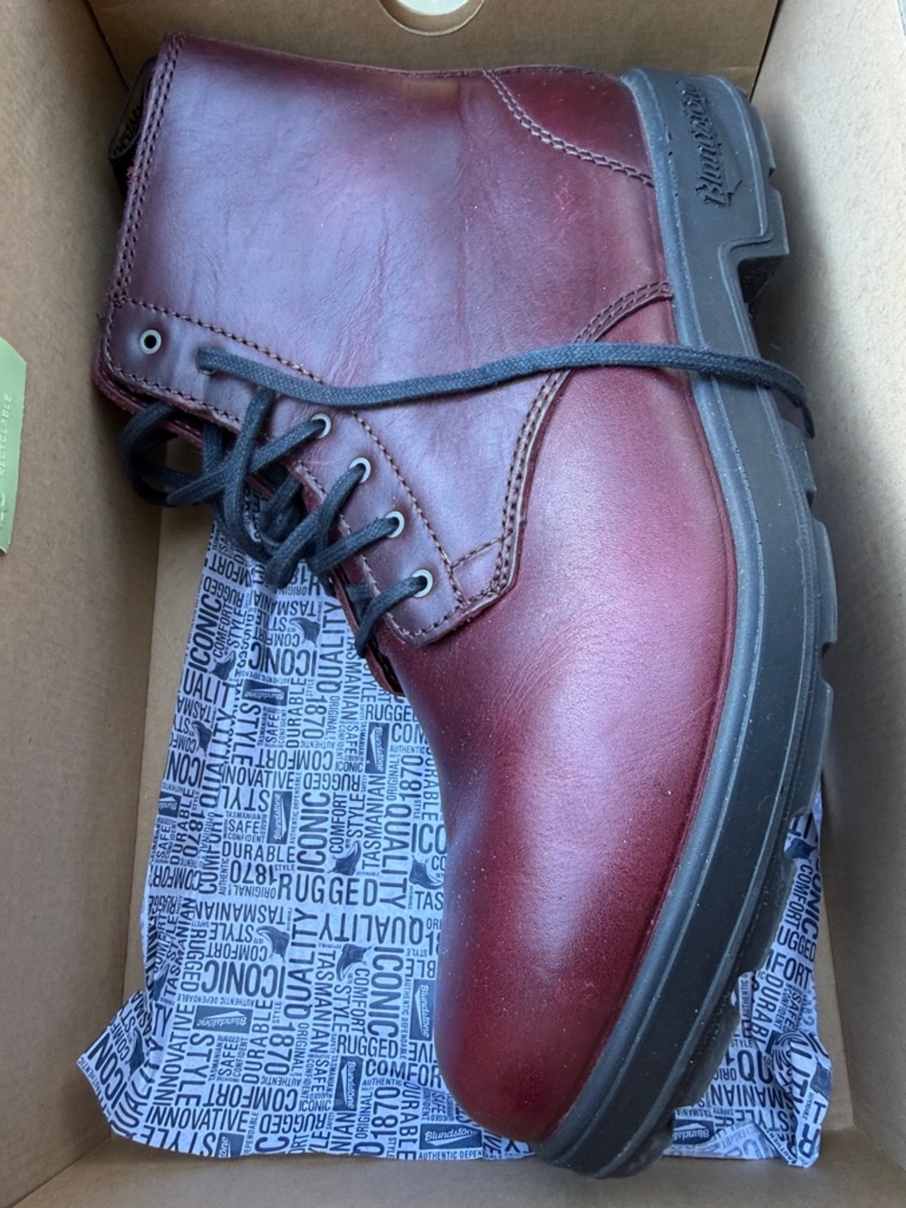 Blundstone Men's Burgundy Leather Lace-Up Boot